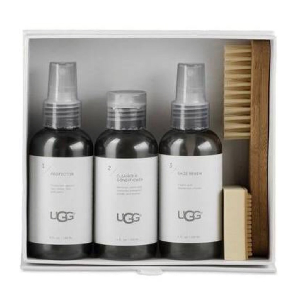 ✨NEW UGG sheepskin cleaning kit✨